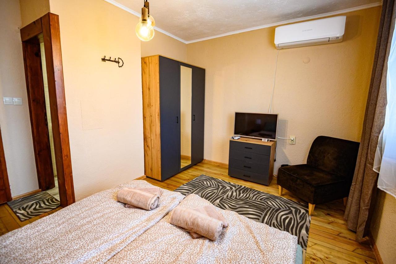 Lalev Guest House Банско Экстерьер фото