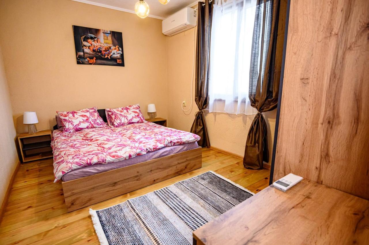 Lalev Guest House Банско Экстерьер фото