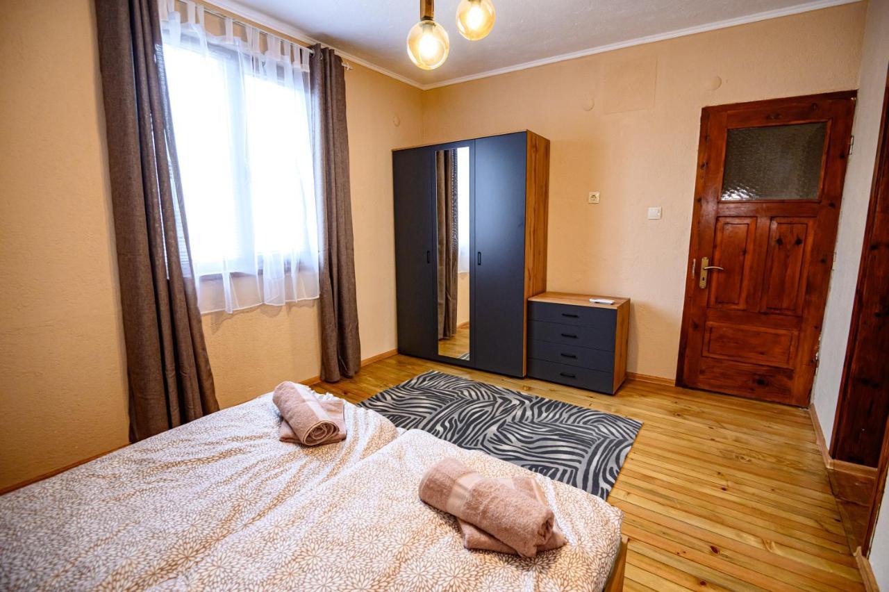Lalev Guest House Банско Экстерьер фото