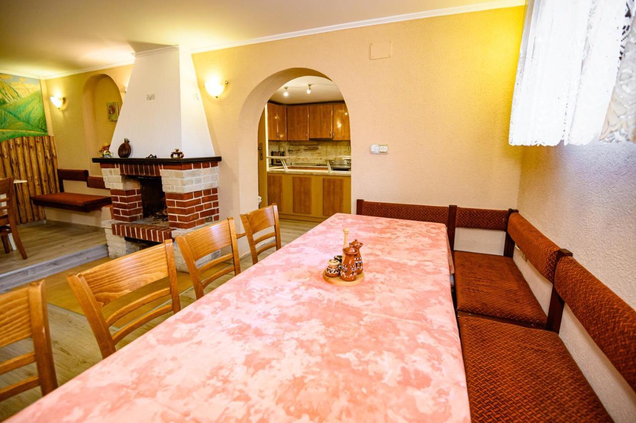 Lalev Guest House Банско Экстерьер фото