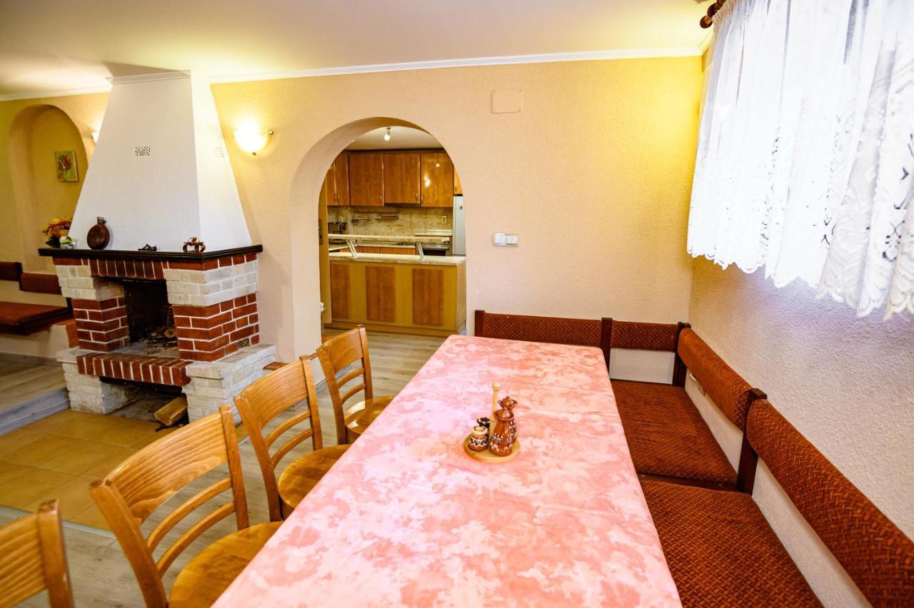 Lalev Guest House Банско Экстерьер фото